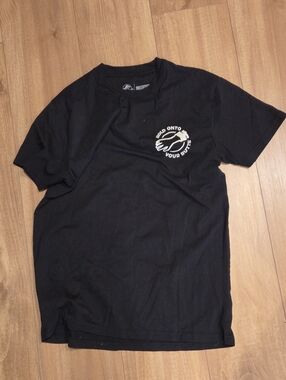 Jurassic Park "Hold Onto Your Butts"Crewneck Tee Unisex SMALL
